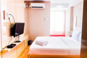 Modern Furnished Studio Room Cinere Bellevue Suites Apartment By Travelio