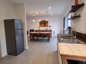 Maisons de vacances Maison moderne 6 pers, plage et Internet a 900m, animaux acceptes - FR-1-775-4 : photos des chambres
