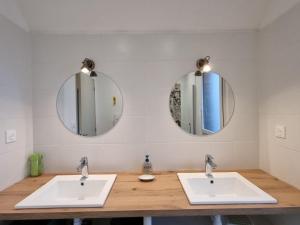 Maisons de vacances Maison moderne 6 pers, plage et Internet a 900m, animaux acceptes - FR-1-775-4 : photos des chambres