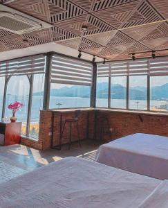 Phòng Gia Đình Nhìn Ra Biển (Family Room with Sea View)