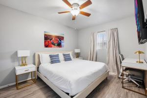 Stylish 1BR Suite with Pool Access & Free Parking