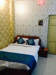 Hotel Bengal -100m from Park Circus 7 Point