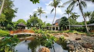 Peaceful Villa with Spacious Lush Garden - Kalimanggis 1