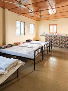 Tulip Inn - 2BHK Rooftop AC Near Kamakhya