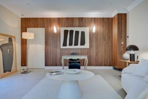 Hôtel Bellegarde by Viktor