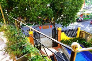 Mango House