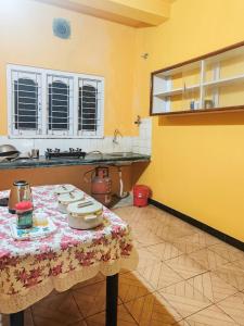 Tulip Inn - 3BHK AC Near Kamakhya