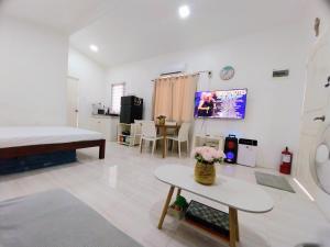 Bungalow House-Olango Island