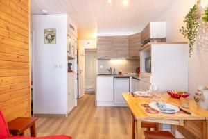 Appartements Le Bleuet - Vue montagne pistes accessibles a pied : photos des chambres