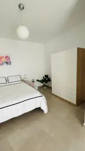 Modern and Bright 2 Bedroom Apartment - Hamrun