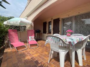 Rez-de-jardin Pinède Piscine Clim proche Plage Village naturiste 230