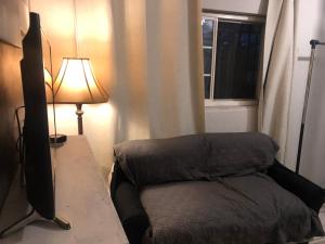 Habitación mediana en casa grande