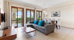 Lovely Ground Floor Apartment Pomos with Private Garden and Communal Pool - Aphrodite Hills Resort