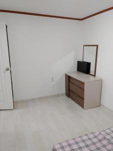 Sinchon House close to the airport