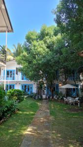 BOHO BY THE BEACH Resort