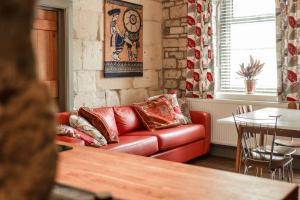 Cosy cottage with private parking, near Bath