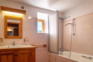 Maisons de vacances Gite Gites de France 4/6 personnes B : photos des chambres