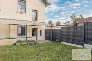 Agréable Maisonnette à Proximité dEurexpo