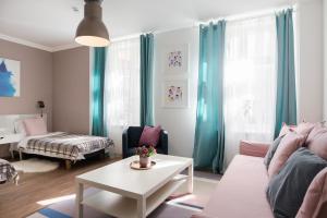 Cozy Old Town Studio Apartment