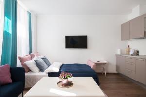 Cozy Old Town Studio Apartment