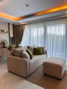 Dusit Grand Park 2