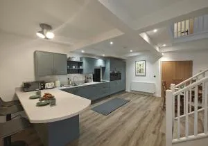 Grain Store - Orange Elephant - Alphington