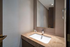 Homes Beyond Newly Furnished 2BR with Beach Access