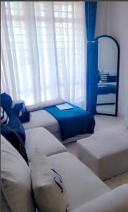 Bombastic stays Aviv