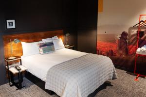 Deluxe King Room (Comfy) room in Bullitt Hotel