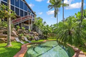 Seednest A-frame Treehouse Forest View&Game Room - Edmonton