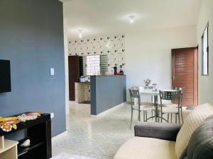 Confortável Casa só 500 mts Praia das Gaivotas com Piscina