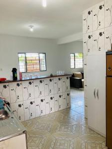 Confortável Casa só 500 mts Praia das Gaivotas com Piscina