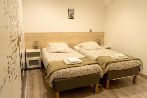Appartements Appartement 1-4 pers - Aeroport CDG, Parc Expo, Villepinte - A L'Ombre du Pin 