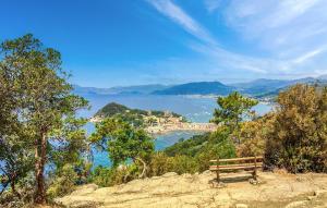 2 Bedroom Lovely Apartment In Moneglia