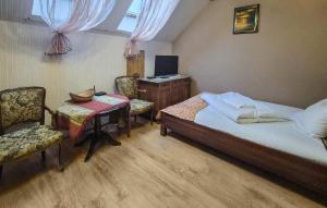 2 Bedroom Amazing Apartment In Obryta