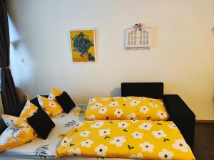 Ferienwohnung Schöne Wohnung 2d-Gebäude mit Mini-garten