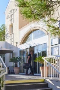 Hotels Hotel restaurant Kyriad Frejus : photos des chambres