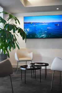 Hotels Hotel restaurant Kyriad Frejus : photos des chambres