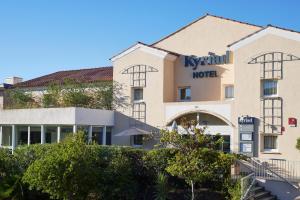 Hotels Hotel restaurant Kyriad Frejus : photos des chambres