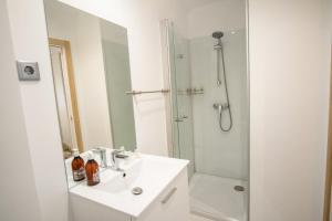 Appartements Studio 1-2 pers - Aeroport CDG , Paris, Parc Expo Villepinte - A L'Ombre du Pin 