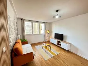 La Madeleine avec parking - 莱蓬德塞