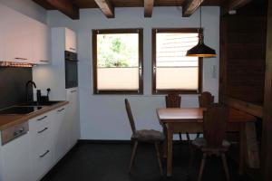 Separates Ferienhaus Speicherhäusle auf dem Hasenhof mit eigener Terrasse mit Grill, Kachelofen, WLAN