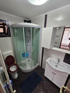 Elegant Private Villa with 3 Bedrooms, Office, and shared courtyard, Perfect for 8 Guests