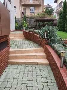 Elegant Private Villa with 3 Bedrooms, Office, and shared courtyard, Perfect for 8 Guests