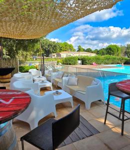 Fiori Di Cala Rossa, Établissement CARDOGA Piscine, Mer & Montagne