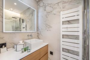 Villas Villa Bleu Rivage - Villa les pieds dans l-eau : photos des chambres