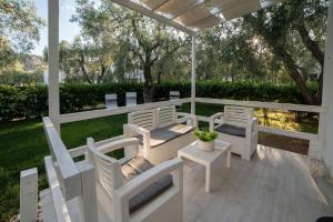 saracena Holiday Home featured with Private Beach and Swimming Pool