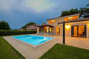 Villa RE by Istrialux