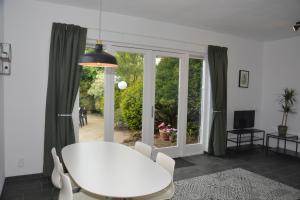 Guesthouse 70m2 with private garden and free parking