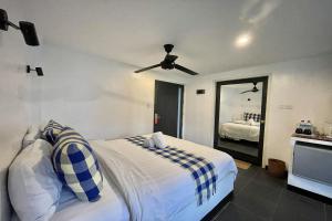 Suite Nhỏ (Junior Suite Room)